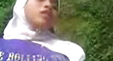 Chica videos de sexo con señoras maduras enrollada Mamada al aire libre a su compañero