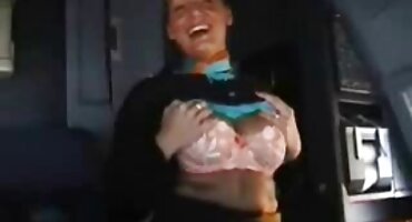 Semen por todo señoraxxx el rostro de una hermosa joven