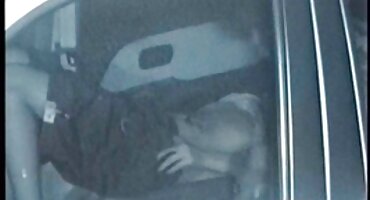 Tonto molesto señoras porno se folló vigorosamente a un joven, plantando bolas