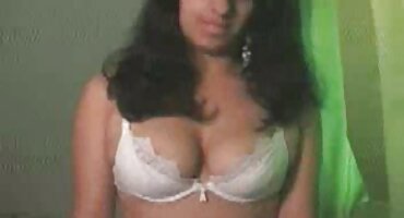 Novias increíblemente activas seducidas por un chico videos de sexo con señoras mayores