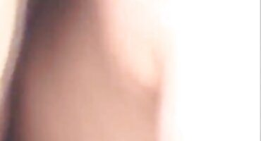 Rubia chupa a través de la pared asomando videos xxx de señoras maduras la polla