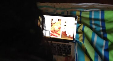 Chupando polla caballero videos pornos de señoras maduras tatuado