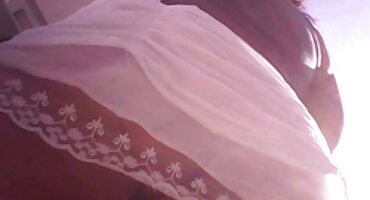 Dulce muñeca masajeada pastel señoras maduras sexo vaginal con las manos