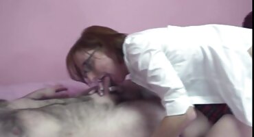 Pretzel se folla a garganta profunda señoras con jovenes xxx a su nueva perra