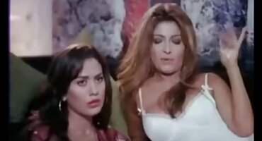 Deportivo hahal videos porno caseros de señoras penetra el coño de una chica en el suelo