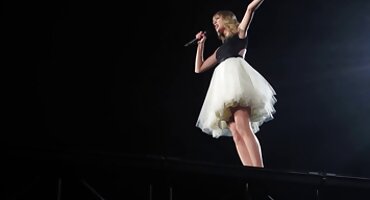 La chica de pelo señoras casadas porno largo se inclinó de espaldas frente a la polla del macho