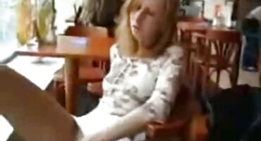 Ama de casa regordeta madura senoras maduras porno se masturba el coño de calabacín