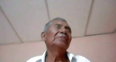 Perra engaña a su xxx señoras sexis novio insolente y no se avergüenza