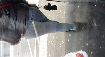 La joven estaba feliz con una polla marrón con una erección apretada porno señoras guapas