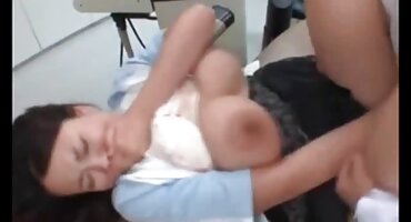 Los amantes señoras mexicanas follando copulan en la bañera y beben champán