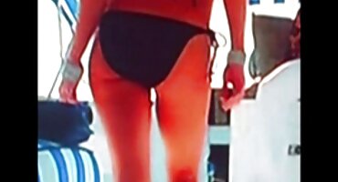 Después del intercambio de caricias orales, el tipo le metió la polla a un senoras cojiendo amigo