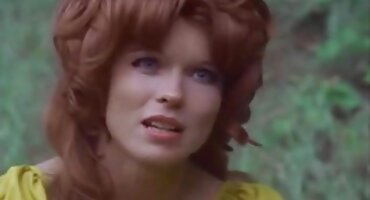 Mujer joven de pelo largo se señoras culonas en la calle encontró en una polla negra