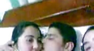 Chico se divierte con dos novias pechugonas videos señoras cojiendo