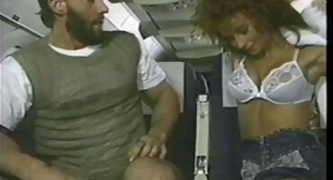 Dulce colegiala rendida señoras infieles videos a un hombre experimentado