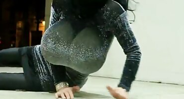 Juguetón queer mostró el culo en la webcam porno señoras ardientes