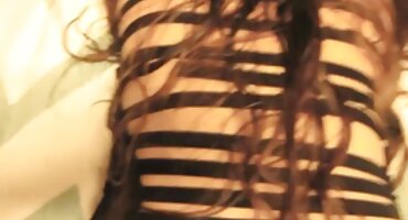 Dama experimentada videos de mujeres maduras desnudandose toma expertamente una polla elástica en su boca