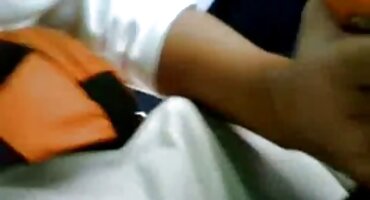 Dulce chica lamiendo suavemente el semen señoras xvideos de un extremo duro