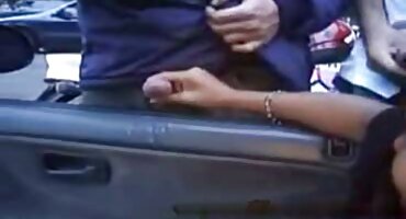 Rubia hambrienta chupando polla senoras maduras sexo en el baño