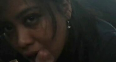 Linda traviesa se llevó al señoras de 50 años porno orgasmo con un vibrador