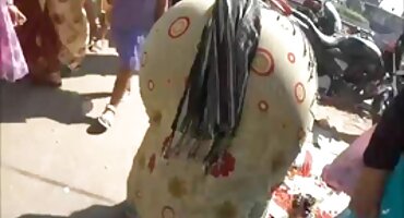 Perra atractiva montando un pimiento picante señoras mayores follando