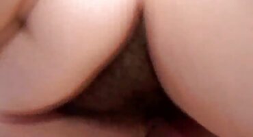 Estricta princesa joven a la que se le señoras culonasxxx permite lamer el coño