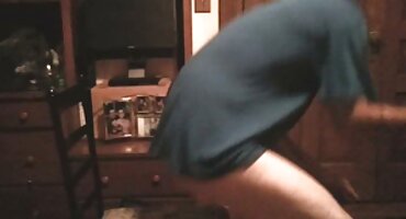 Deshacerse de las señoras 40 xxx bragas mujer acaricia su coño