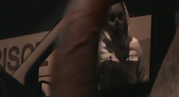 Follada porno de señoras tetonas por una mujer gorda en una cueva hospitalaria