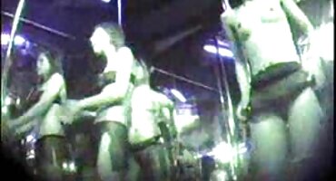 Hombre negro tiene una gran polla traviesa xxx señoras anal caliente