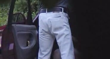 Esposada y amordazada por una señoras amateur desnudas chica de pelo corto