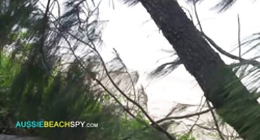 En un videos de señoras haciendo el amor día helado, una niña come semen en la naturaleza con la boca