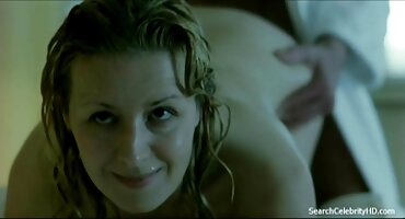 Mujer mayor sexo casero señoras con un consolador pasa el tiempo libre