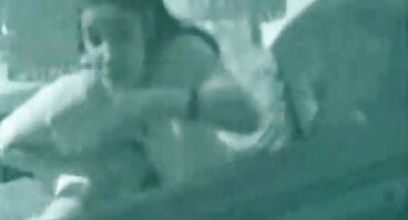 Viejo desaliñado se folla senora culona a una zorra con su pimiento activamente