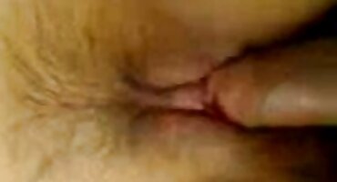 Apetitosa rubia Bonnie señoras madurascogiendo Rose se lo da a un deportista en el garaje