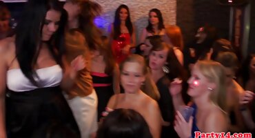 Mujer señoras cojiendo duro madura disfruta de sexo anal realizado por amante