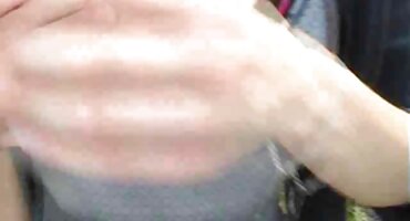 La directora se folló a la profesora con sus sensuales pechos sexo anal con señoras maduras