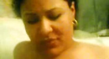 Mujer joven rubia chupó la polla videos xxx de señoras de 50 años de ébano