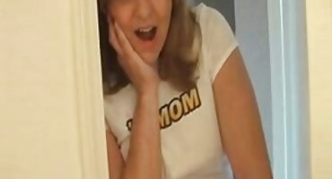 Tetona traviesa chupa la porno señoras japonesas polla en el baño