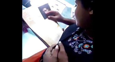 Jugosa belleza se masturba y chupa la polla de sexo con señoras casero su amante