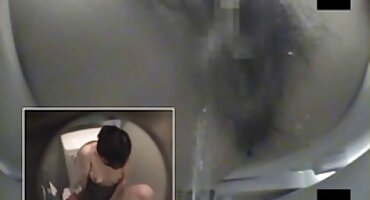 El chico le metió una polla en el coño y comenzó videos señoras maduras a follar